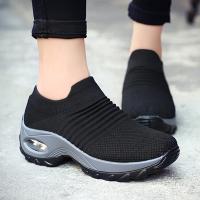 حذاء رياضي نسائي خفيف الوزن يسمح بالتهوية حذاء رياضة نسائي خفيف 2021 حذاء رياضة بدون كعب قابل للتهوية حذاء رياضة نسائي خفيف